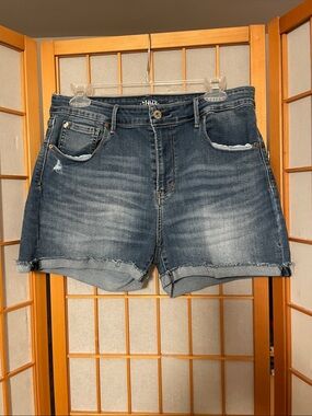 DENIZEN from Levi’s Women’s Medium Wash Denim Shorts Frayed Hem Size 12-W31